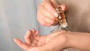 apricot oil benefits for skin